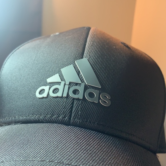 Adidas Black hat - Picture 4 of 5